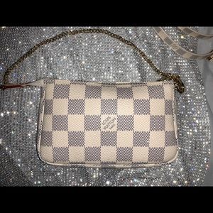 Louis Vuitton mini pochette azur